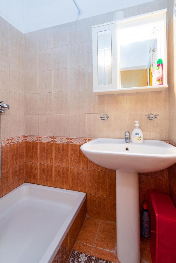 Apartments And Rooms With Parking Space Skrbcici, Krk - 21231 エクステリア 写真