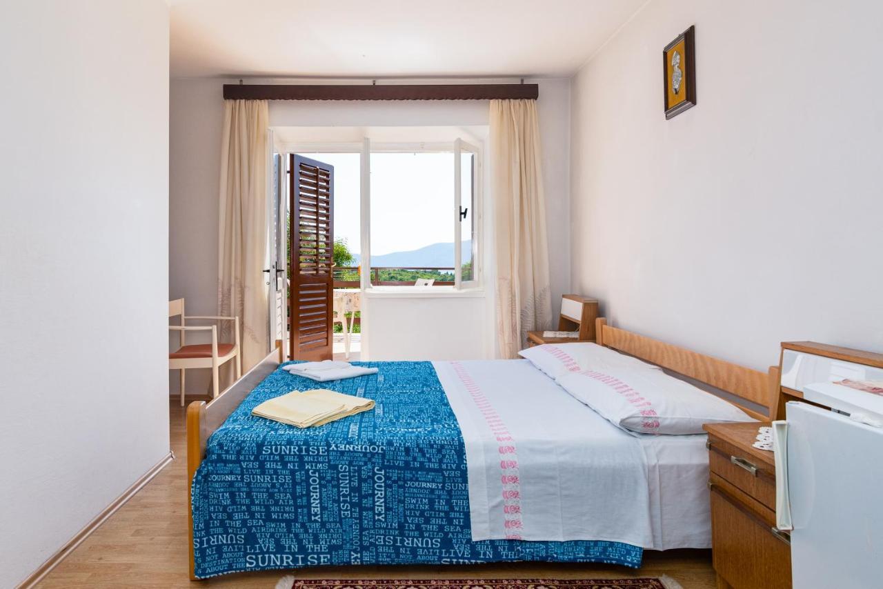 Apartments And Rooms With Parking Space Skrbcici, Krk - 21231 エクステリア 写真