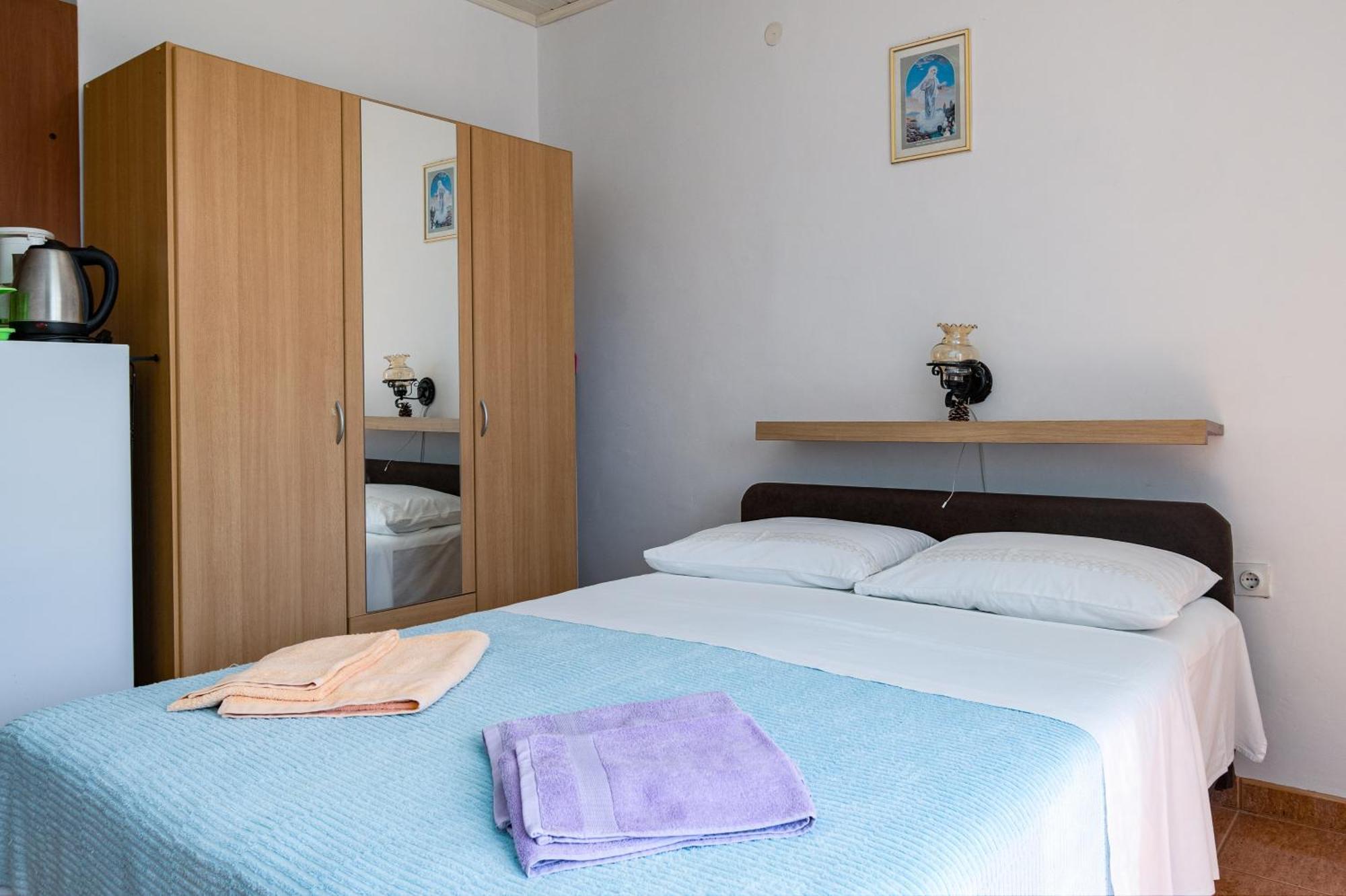 Apartments And Rooms With Parking Space Skrbcici, Krk - 21231 部屋 写真