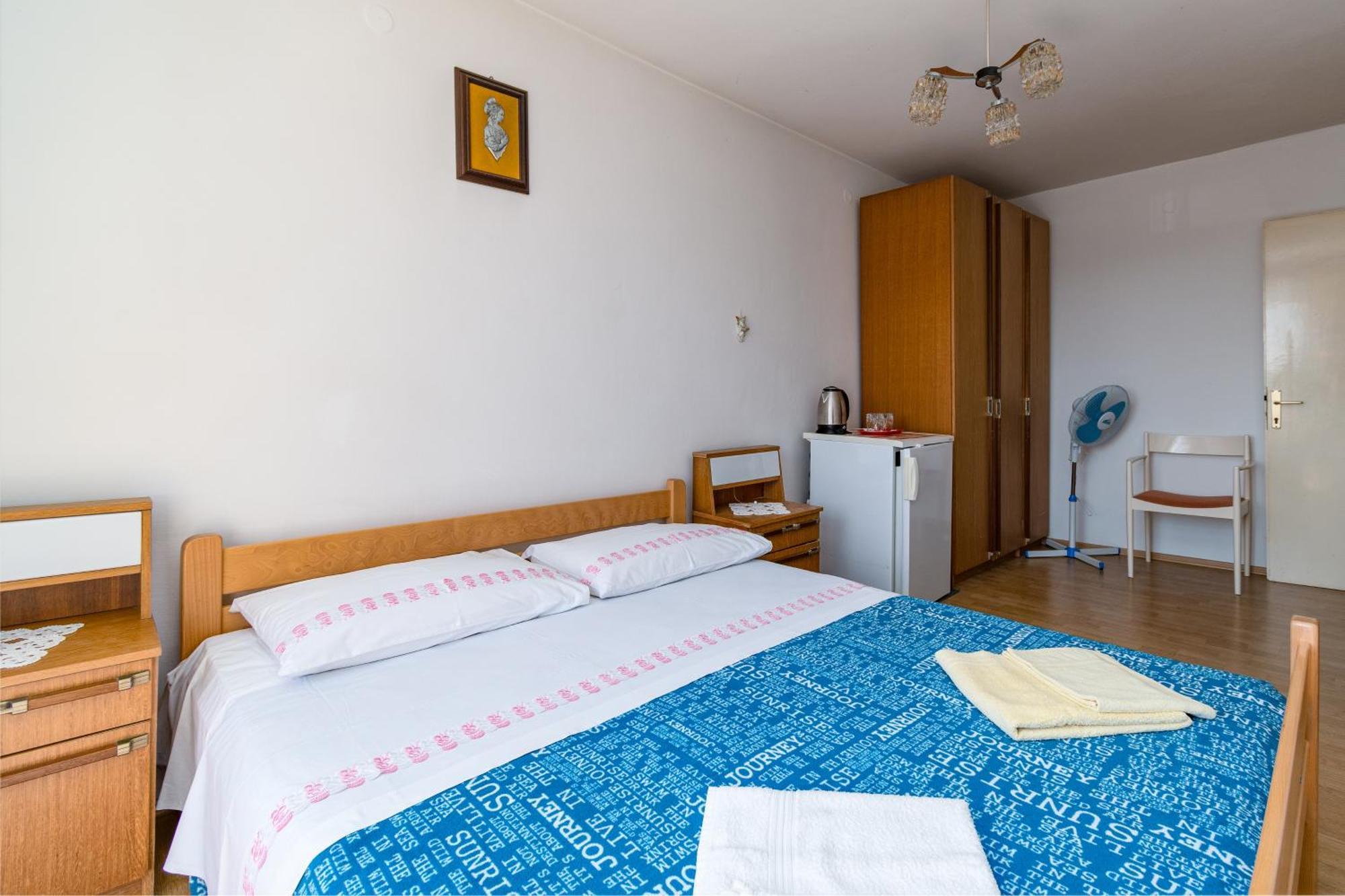 Apartments And Rooms With Parking Space Skrbcici, Krk - 21231 部屋 写真